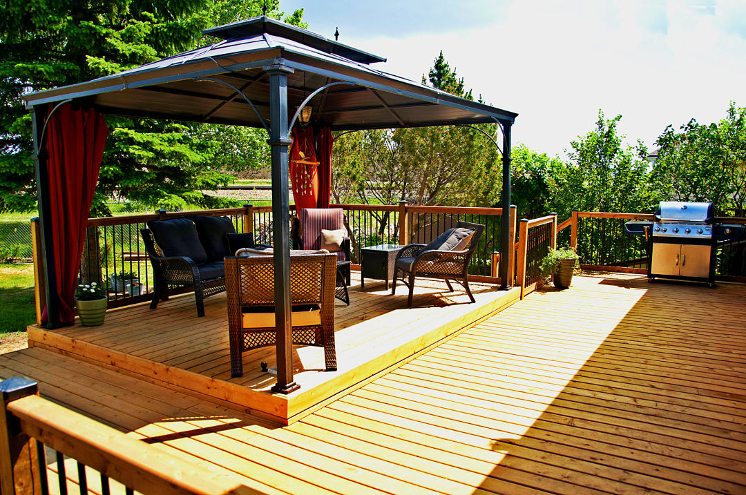 Custom deck
