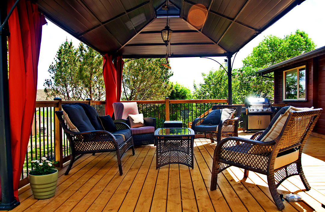 Custom deck